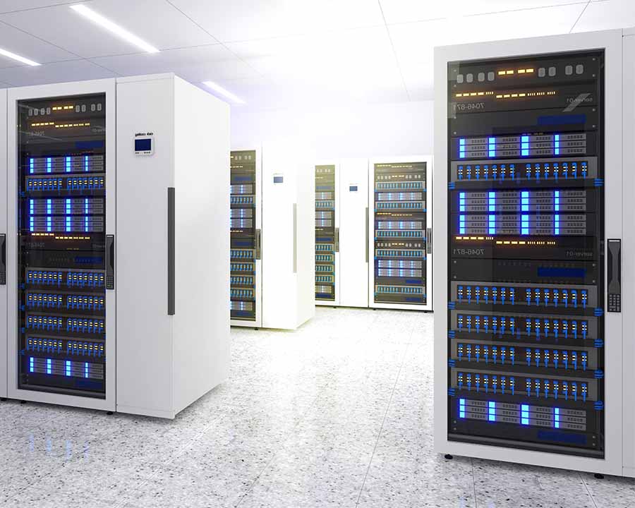 Saubere Server Racks in einem weißen Raum